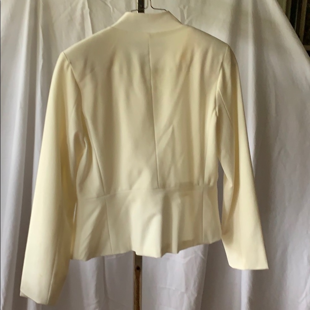 Blazer - Picture 2 of 2